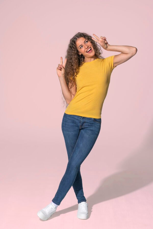 Fotograífa de moda T-SHIRT DONNA MANICA CORTA REGULAR