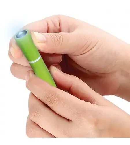 portachiavi-in-metallo-con-torcia.jpg Portachiavi personalizzati con torcia led