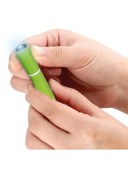 portachiavi-in-metallo-con-torcia.jpg Portachiavi personalizzati con torcia led